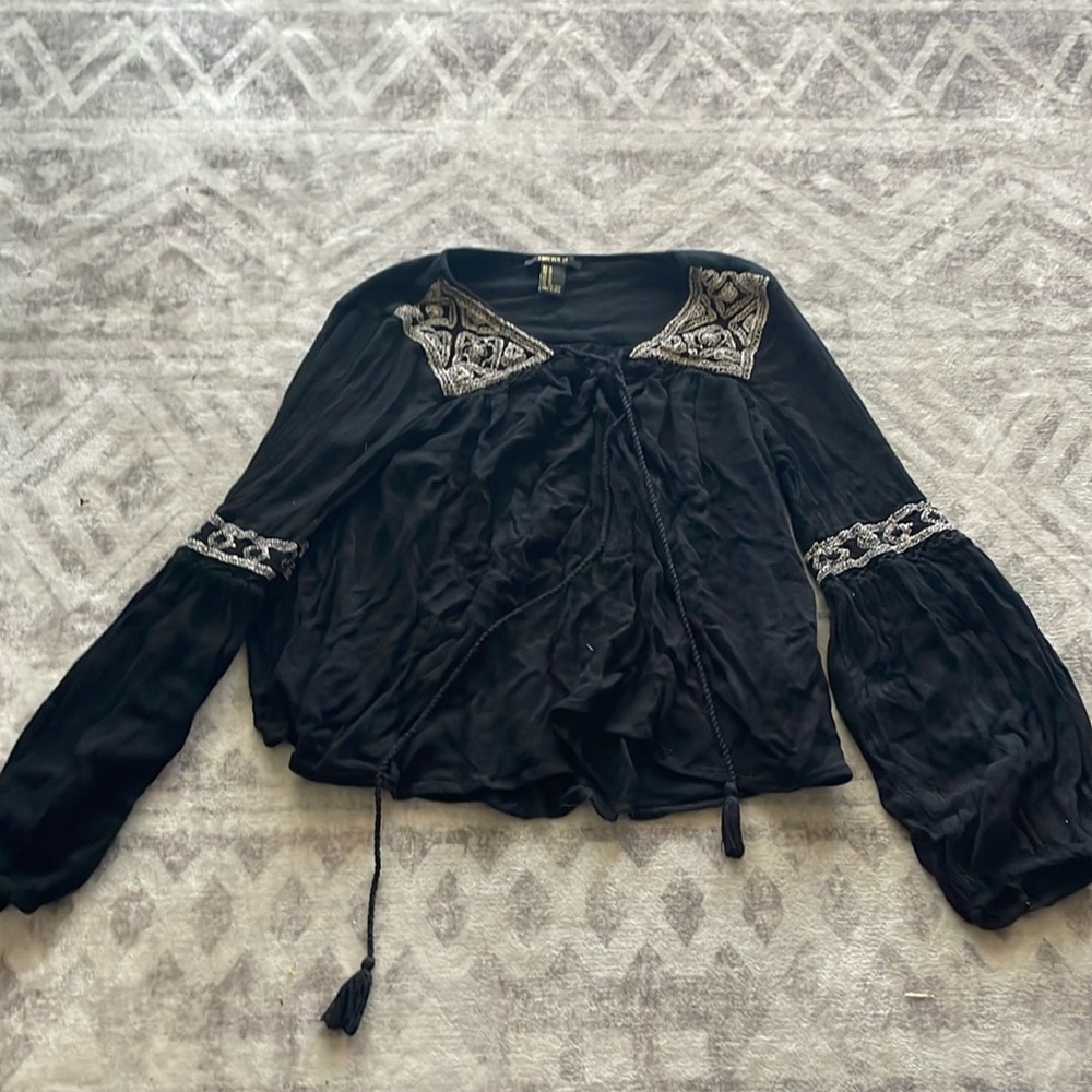 Small Black blouse top with tan patterned print from forever 21